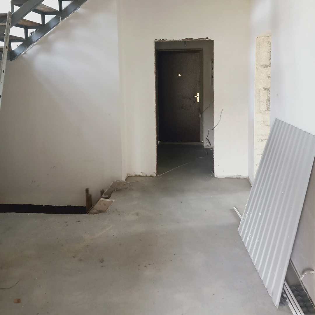 Стяжка пола и штукатурка стен в 2-ух этажном доме в с. Соловцовка
